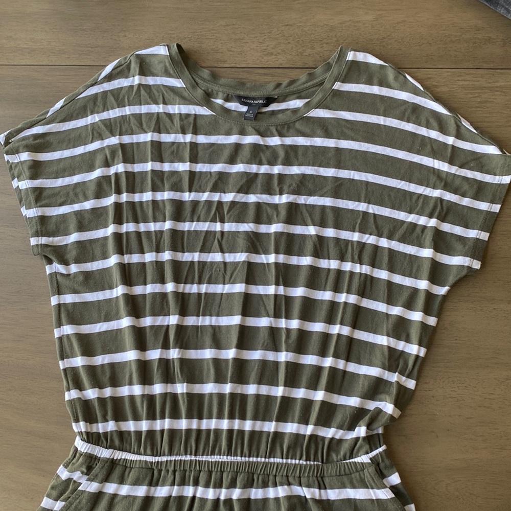 Women’s Knee Length Dress W/ pockets